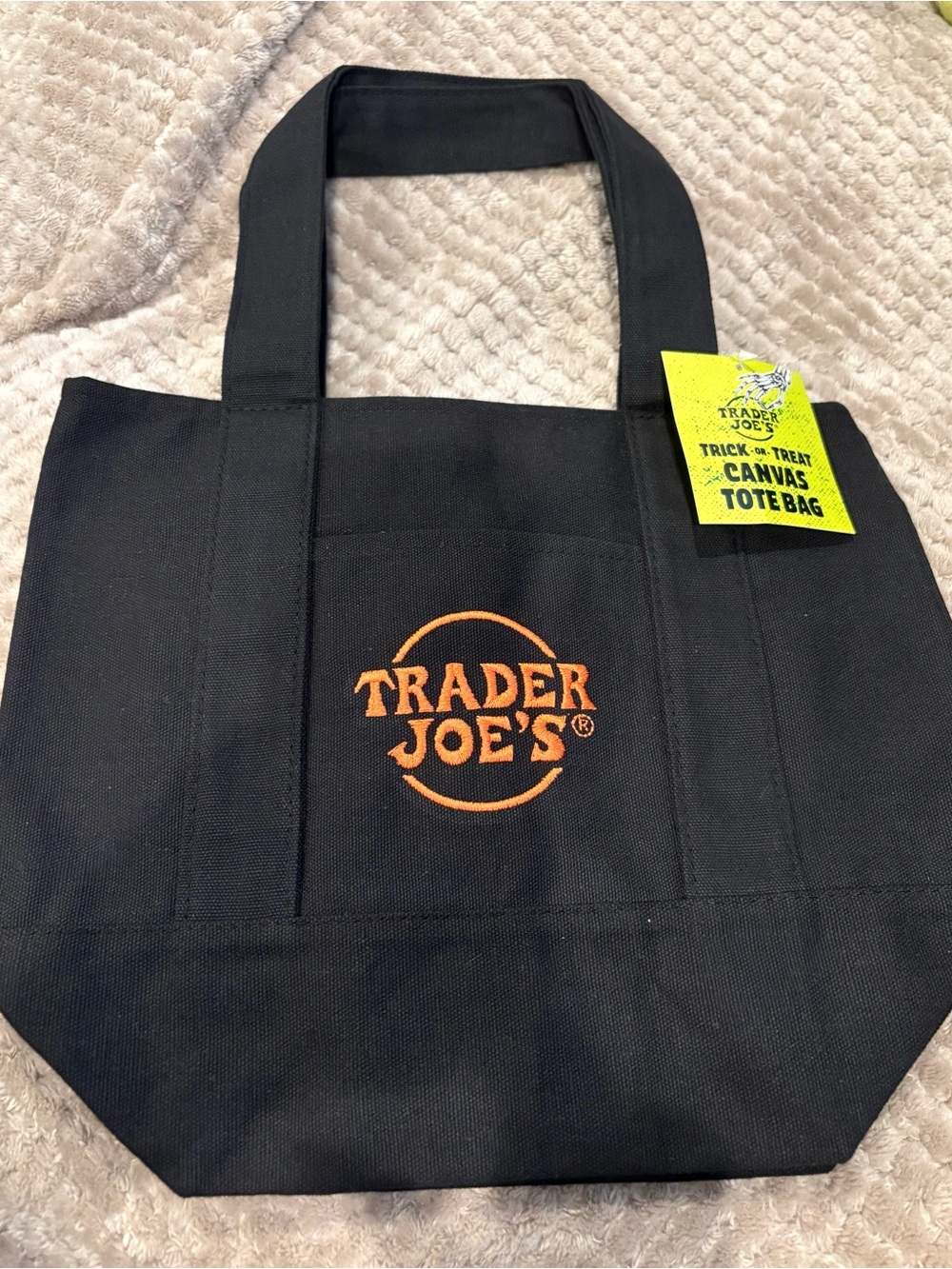 🎃 Trader Joe’s Trick-or-Treat Canvas Tote Bag – NEW! 🎃